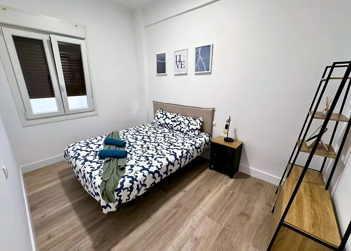 Junto Al Ayuntamiento *