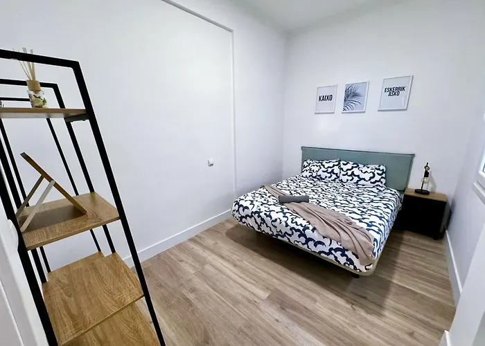 Junto Al Ayuntamiento Bilbao